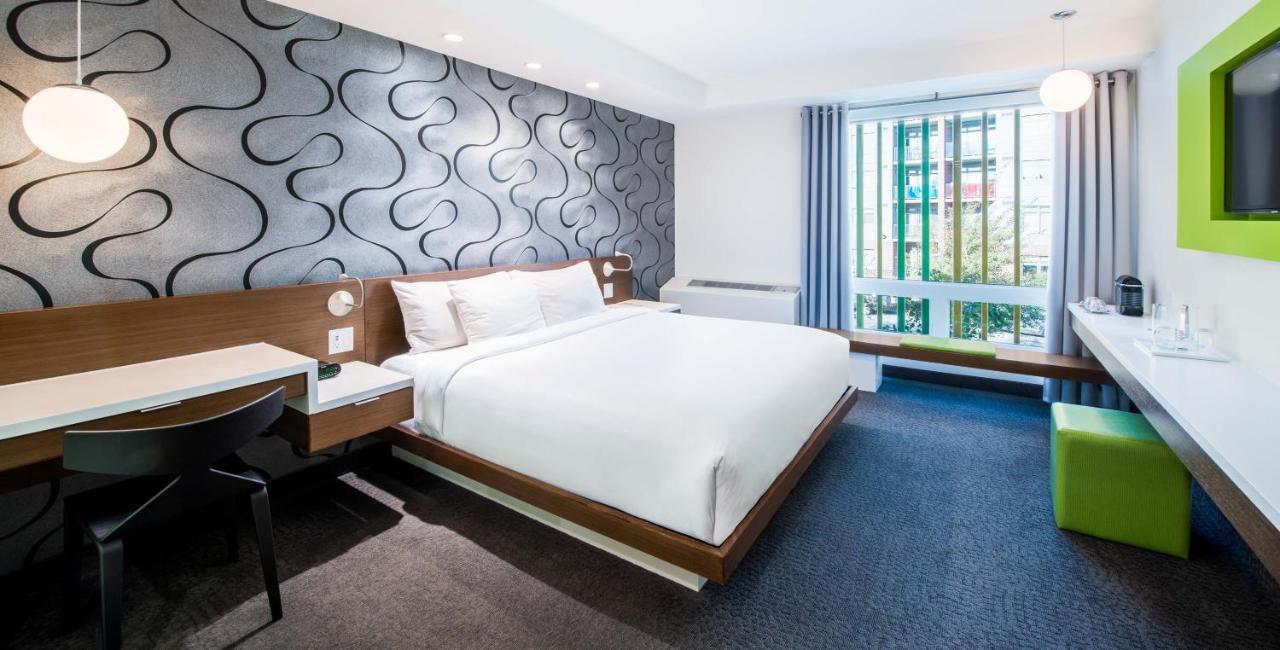 Mere Hotel Уинипег Екстериор снимка