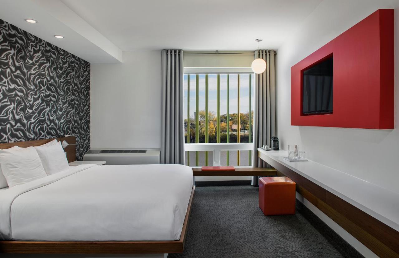 Mere Hotel Уинипег Екстериор снимка