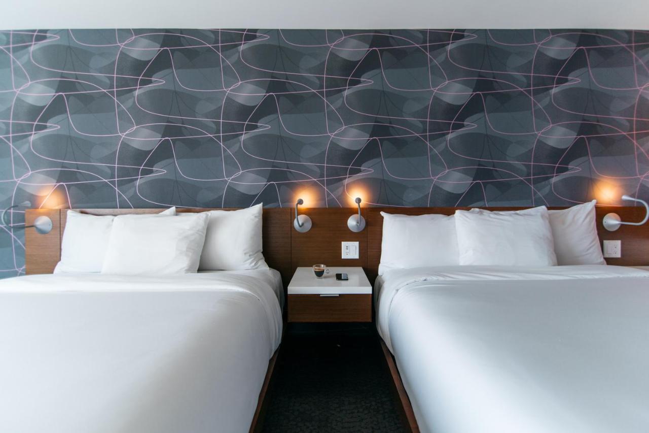 Mere Hotel Уинипег Екстериор снимка