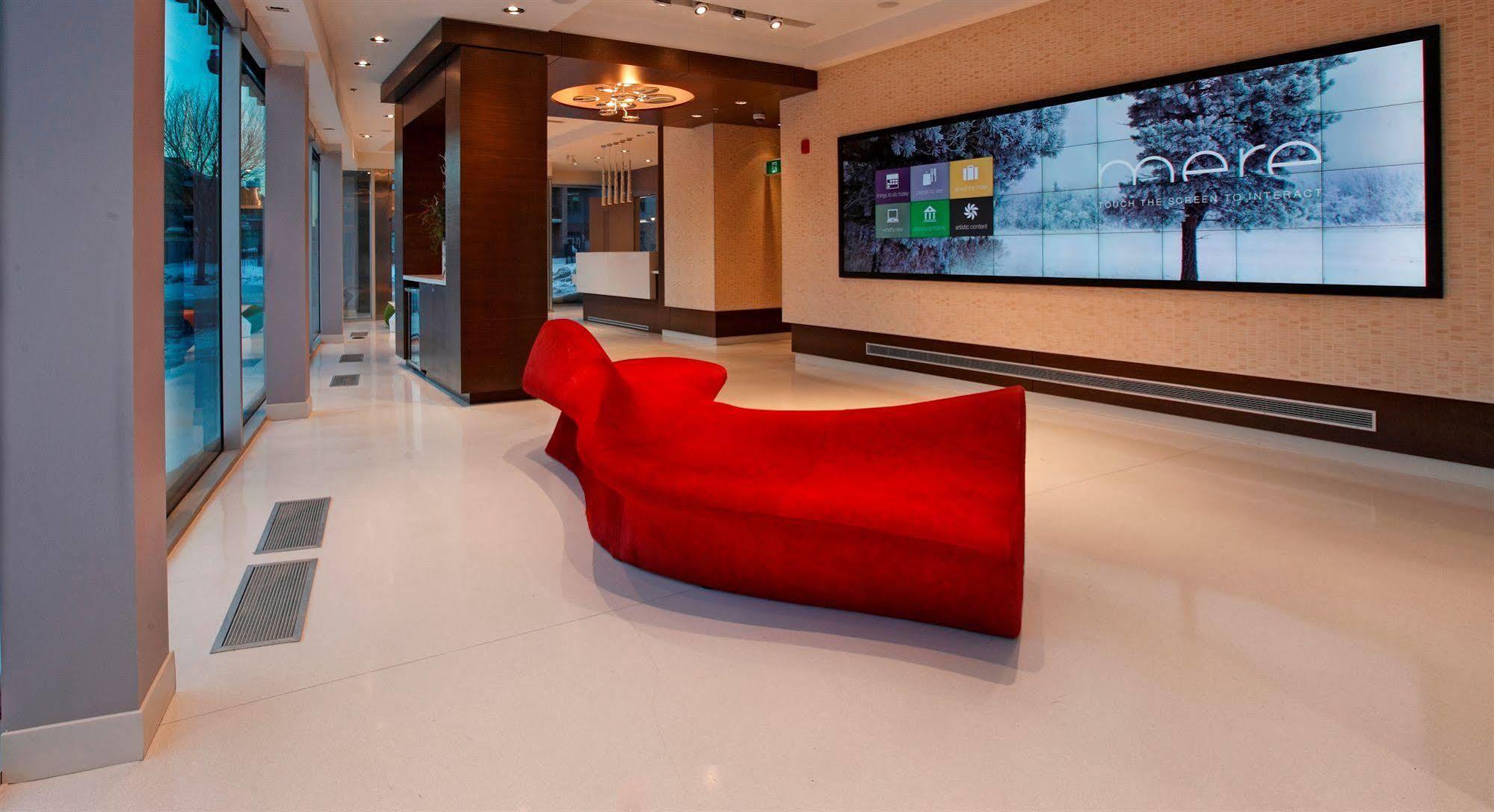 Mere Hotel Уинипег Екстериор снимка