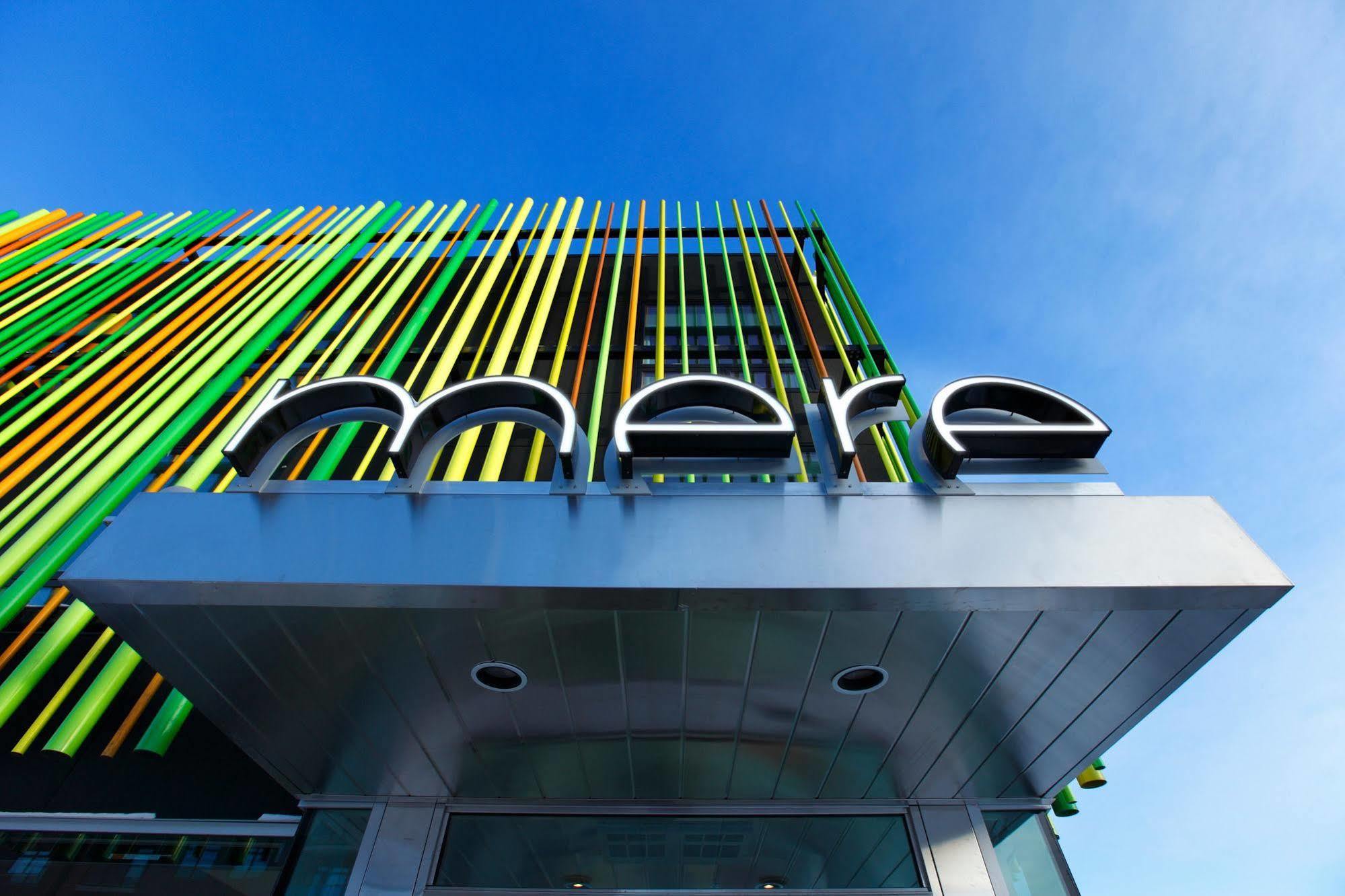 Mere Hotel Уинипег Екстериор снимка