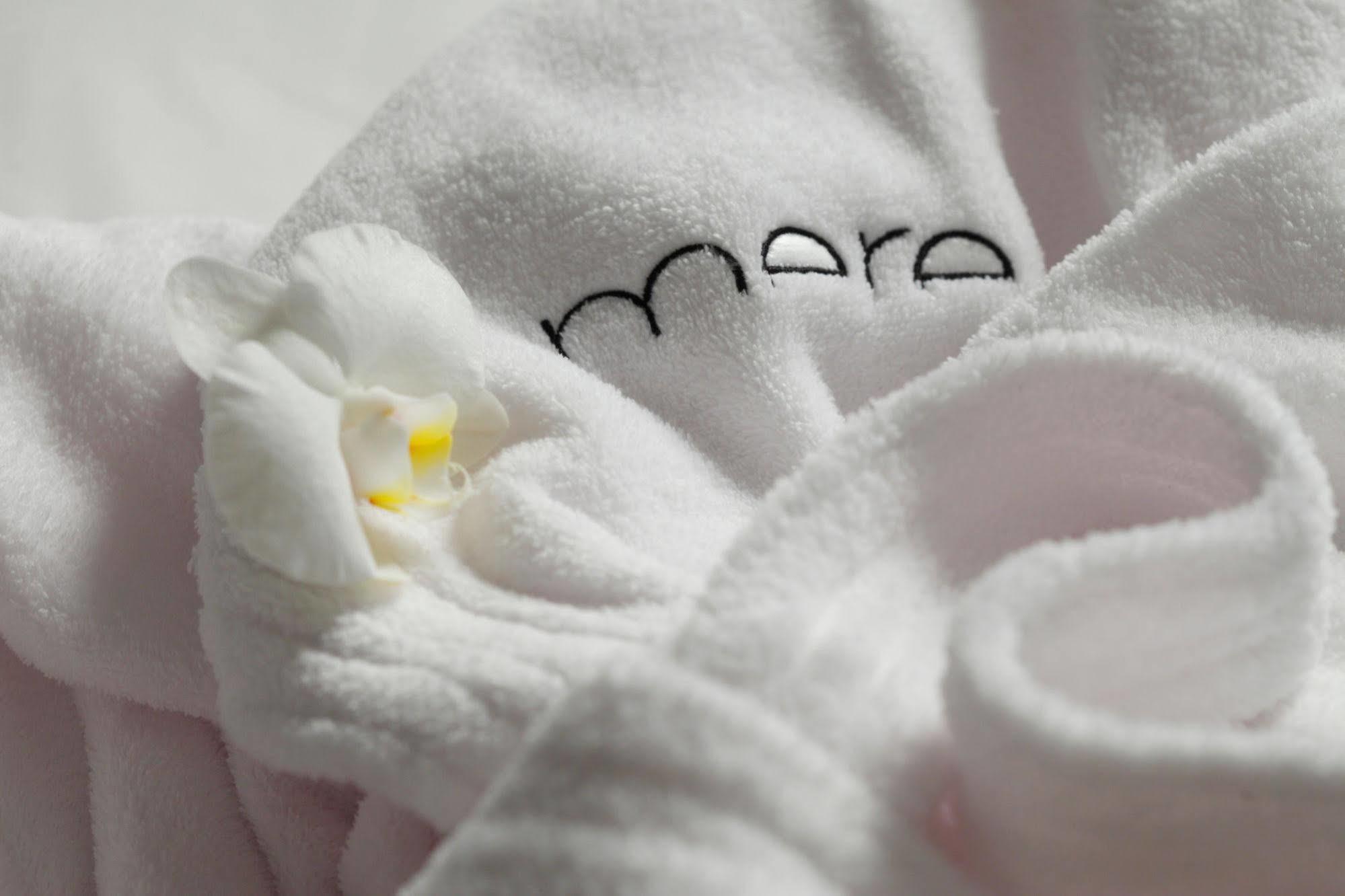 Mere Hotel Уинипег Екстериор снимка